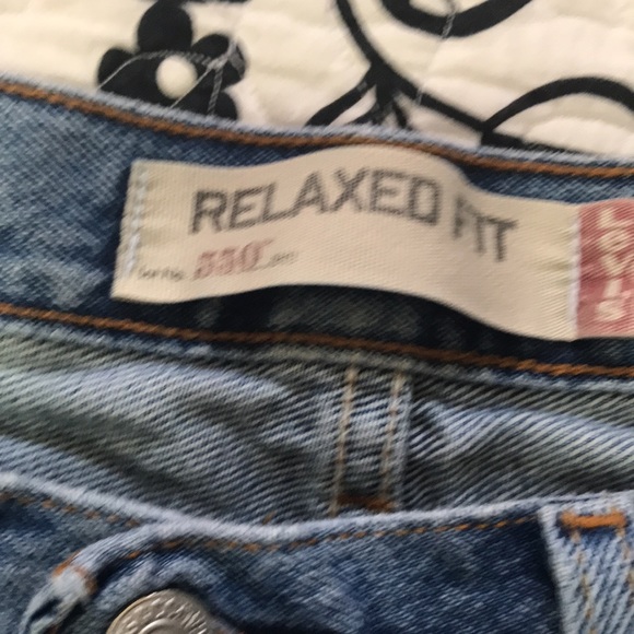 ❤️(81) Men’s Levi jeans, 550 relaxed fit. Size 34W by 29L. Great condition - Picture 2 of 7